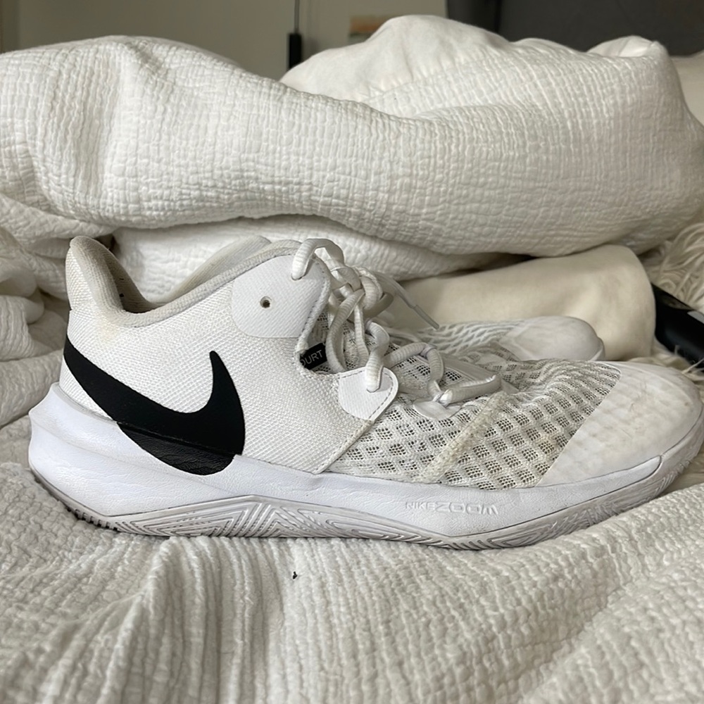 Volleyball shoes